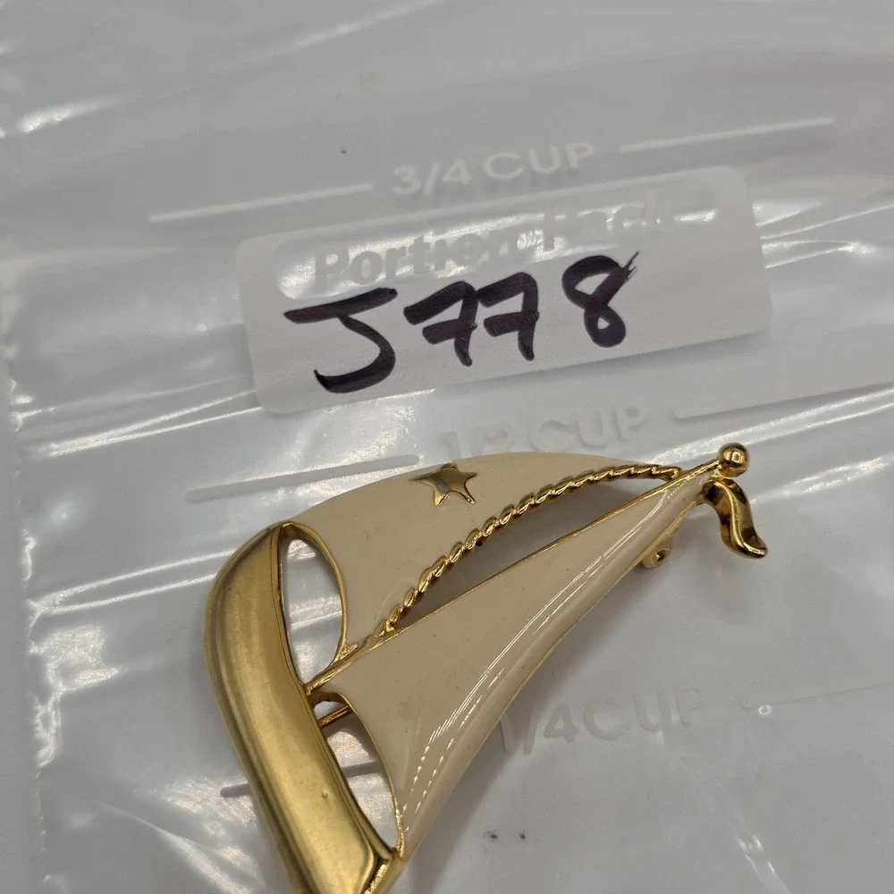 Gold Tone Sailboat Anchor Brooch Pin Enamel‎ Star Nautical Jewelry Used